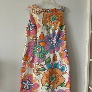 '70s style floral open-back swing dress